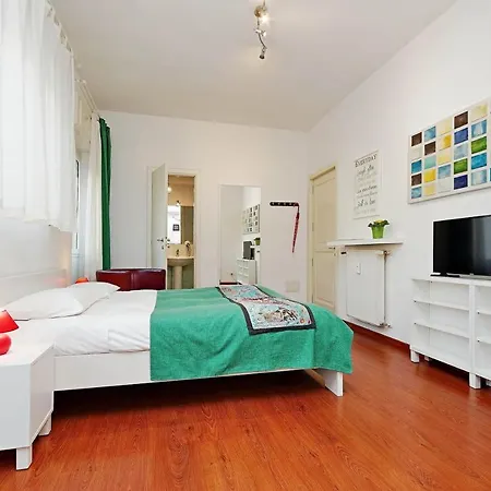 Apartment Holiday Rental St Peter'S Area *