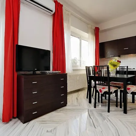 Holiday Rental St Peter'S Area Apartment *